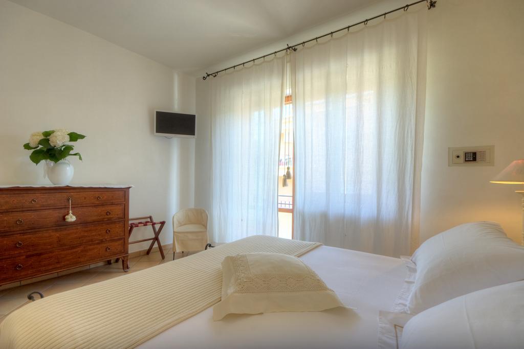 Guest House Villa Eva Сіроло Екстер'єр фото