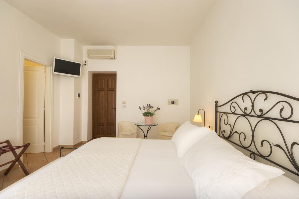 Guest House Villa Eva Сіроло Екстер'єр фото